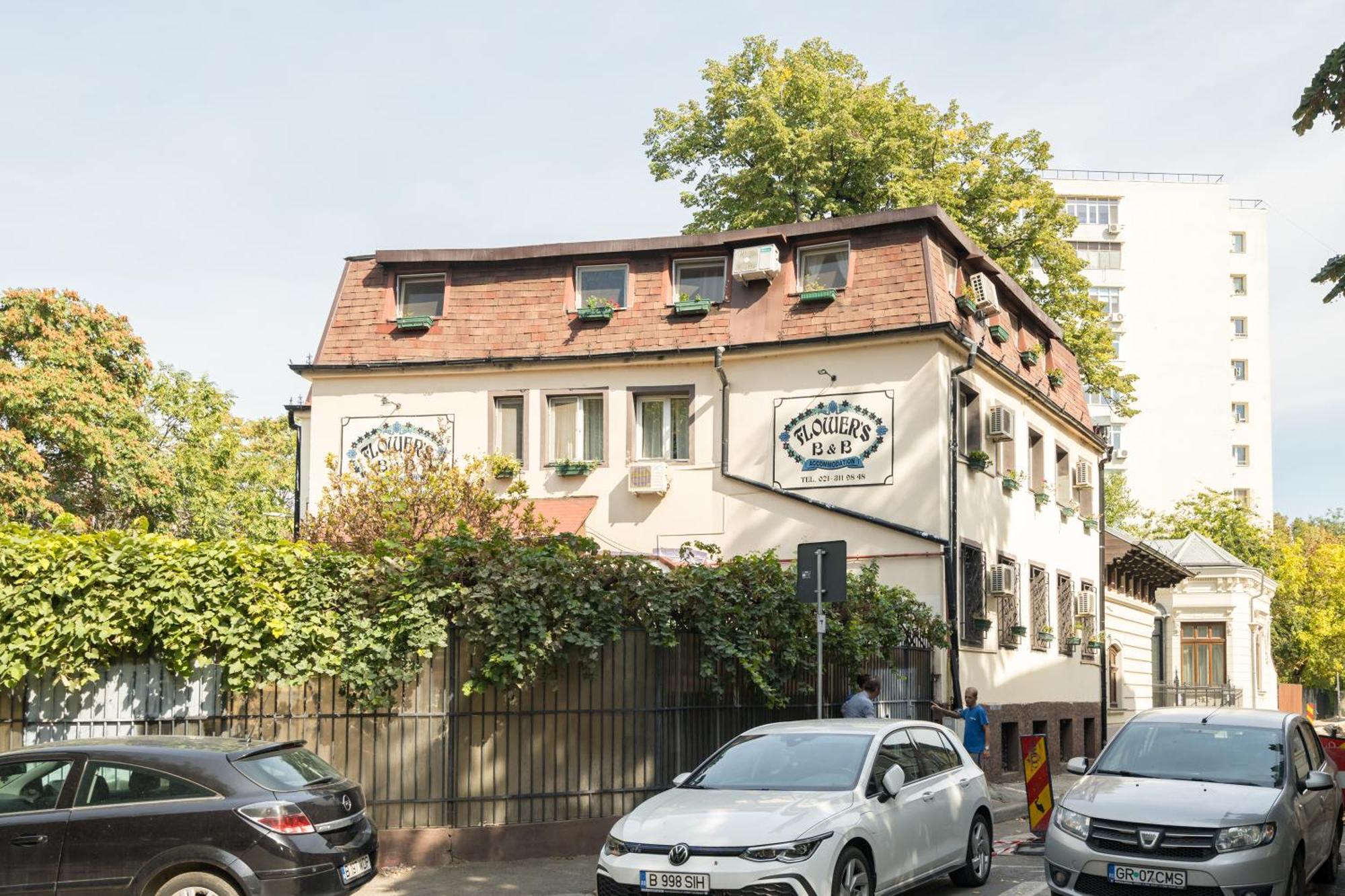 Flower'S Bucharest Exterior photo